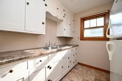 557 W Sanborn Street, Winona, MN 55987 - Photo 17