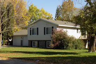301 23rd St SE, Willmar, MN 56201 - Photo 3