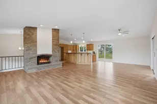 427 N Glover Rd, Hudson, WI 54016 - Photo 5