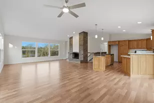 427 N Glover Rd, Hudson, WI 54016 - Photo 9