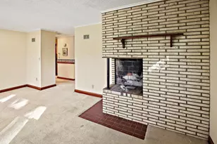 8015 Plymouth Ave N, Golden Valley, MN 55427 - Photo 15