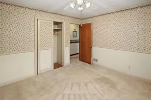 8015 Plymouth Ave N, Golden Valley, MN 55427 - Photo 19
