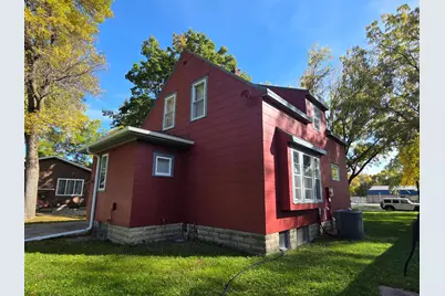 1408 6th Street SW, Willmar, MN 56201 - Photo 3