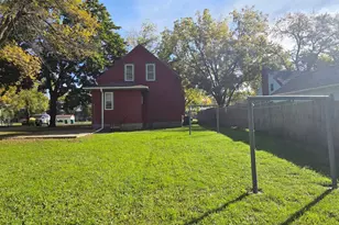 1408 6th St SW, Willmar, MN 56201 - Photo 5