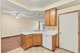 2255 Ranchview Ln N, Plymouth, MN 55447 - Photo 11