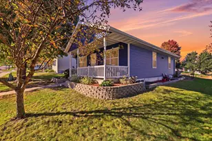 605 Bassford St, Saint Peter, MN 56082 - Photo 1
