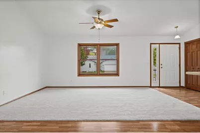 913 Jonathan Lane, La Crescent, MN 55947 - Photo 5