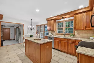 8906 138th Street Ct, Apple Valley, MN 55124 - Photo 9