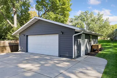1420 Yosemite Avenue N, Golden Valley, MN 55422 - Photo 5
