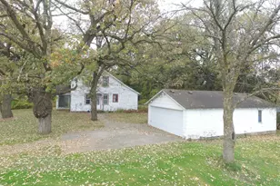 344 NE 1st St, Belle Plaine, MN 56011 - Photo 37