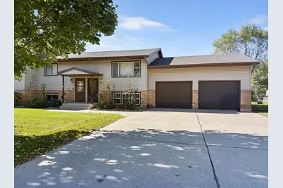 2402 Kenwood Drive SW, Willmar, MN 56201 - Photo 1