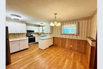 2402 Kenwood Drive SW, Willmar, MN 56201 - Photo 5