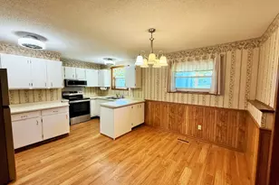 2402 Kenwood Dr SW, Willmar, MN 56201 - Photo 5