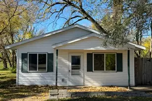 201 SW Thompson St, Verndale, MN 56481 - Photo 1
