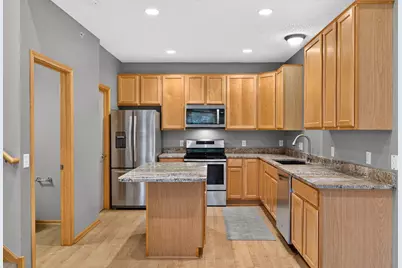 4820 Underwood Lane N #E, Plymouth, MN 55442 - Photo 3