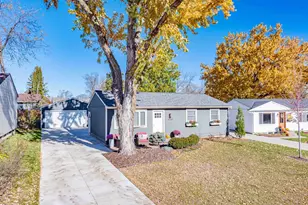 112514 Washington Ln, Chaska, MN 55318 - Photo 1