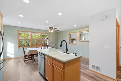 10525 Rhode Island Avenue N, Brooklyn Park, MN 55445 - Photo 7