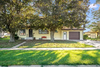 1021 Highland Avenue, Fairmont, MN 56031 - Photo 1