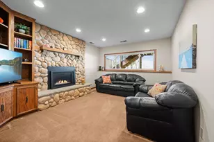 8308 W 104th St, Bloomington, MN 55438 - Photo 21