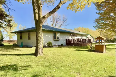 55926 State Highway 19, Winthrop, MN 55396 - Photo 5