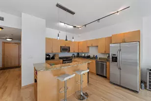 215 10th Ave S, Minneapolis, MN 55415 - Photo 3
