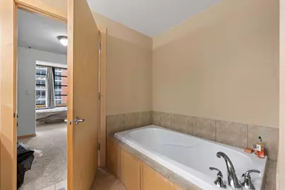 215 10th Ave S #405, Minneapolis, MN 55415 - Photo 17