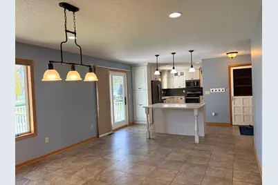 607 Deschepper Street, Marshall, MN 56258 - Photo 7