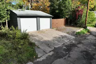 1906 E 6th St, Duluth, MN 55812 - Photo 33