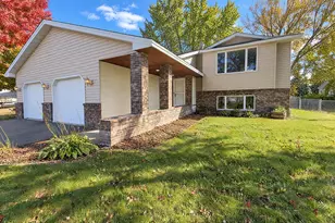 1122 Prairie Ct S, Shakopee, MN 55379 - Photo 1