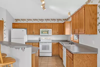 1085 Lilac Court #0, Shakopee, MN 55379 - Photo 9