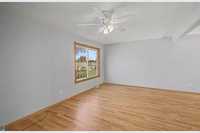 2281 Pond Avenue, Maplewood, MN 55119 - Photo 9