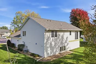 112 Bunker Ct, Mankato, MN 56001 - Photo 9
