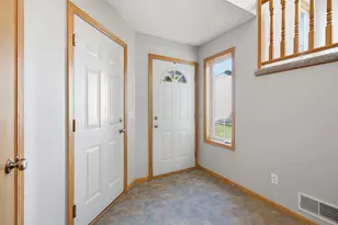 112 Bunker Ct, Mankato, MN 56001 - Photo 5