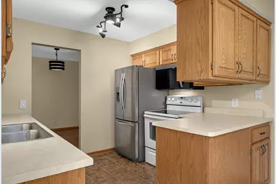 4361 Buckingham Court #1207, Vadnais Heights, MN 55127 - Photo 11