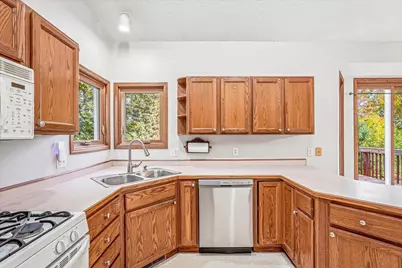 13025 Forest Glen Drive, Burnsville, MN 55337 - Photo 11