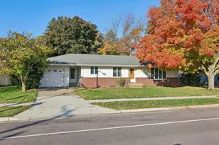 318 S Meridian St, Belle Plaine, MN 56011 - Photo 1