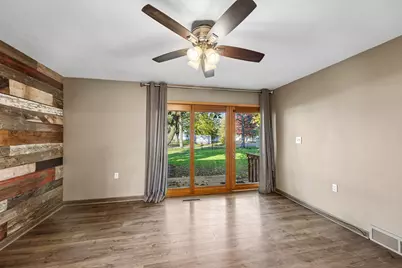 318 S Meridian Street, Belle Plaine, MN 56011 - Photo 5
