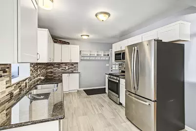 410 Thompson Avenue E, West Saint Paul, MN 55118 - Photo 9