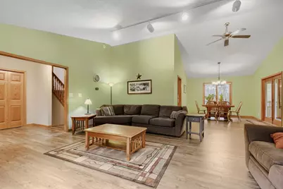 430 Highland View, Houlton, WI 54082 - Photo 3