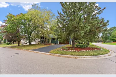 11005 Hyland Terrace, Eden Prairie, MN 55344 - Photo 5