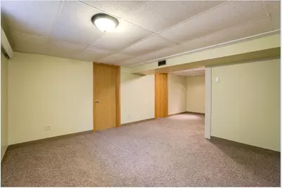 21 Farrell Street N, Maplewood, MN 55119 - Photo 9