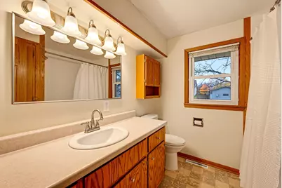615 Elm Street NE, Hutchinson, MN 55350 - Photo 13