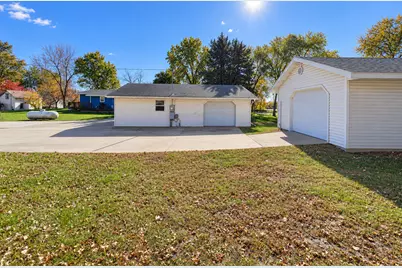 110 Pine Street NW, New London, MN 56273 - Photo 31