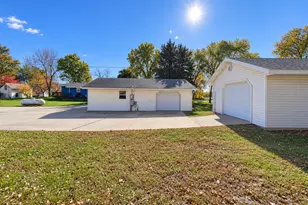 110 Pine St NW, New London, MN 56273 - Photo 31