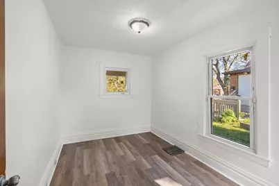 112 Lawson Avenue E, Saint Paul, MN 55117 - Photo 11