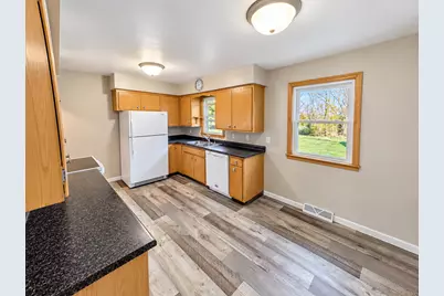 445 Northwoods Avenue NE, Hutchinson, MN 55350 - Photo 7