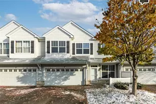 3033 Chamberlin Street N, Maplewood, MN 55109 - Photo 1