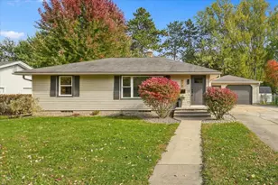 614 N Pearl St, River Falls, WI 54022 - Photo 1