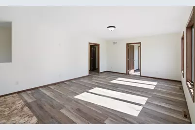 439 11th Street SE, Waseca, MN 56093 - Photo 9