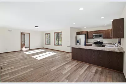 439 11th Street SE, Waseca, MN 56093 - Photo 3